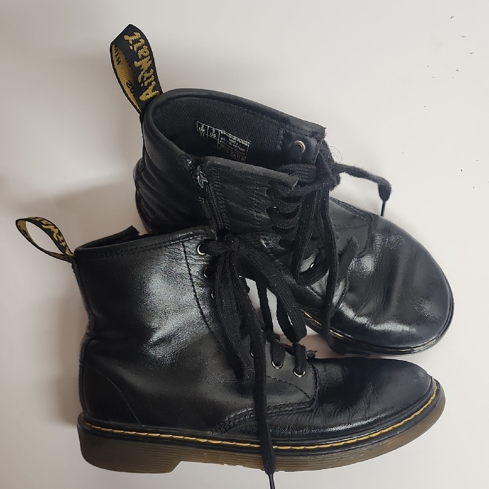 Dr. Martens AirWair with bouncing soles size 3 leather lace-up boots